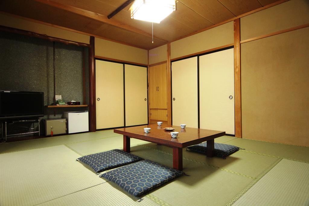 Jinkuro Hotel Takayama  Bagian luar foto